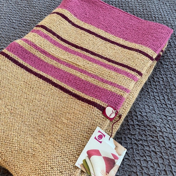 Alpacas throw/baby blanket - Picture 4 of 7